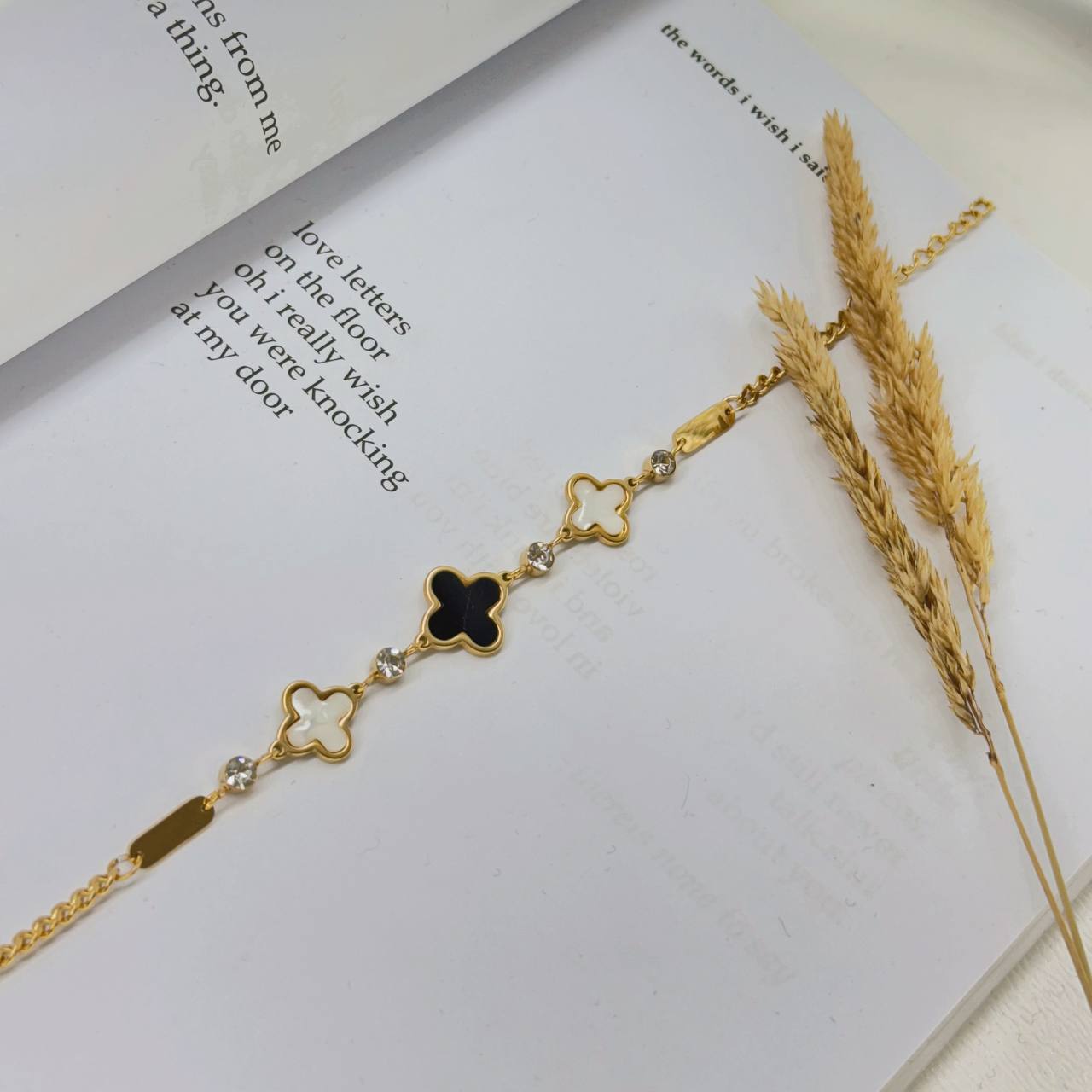 دستبند لوکس طلایی